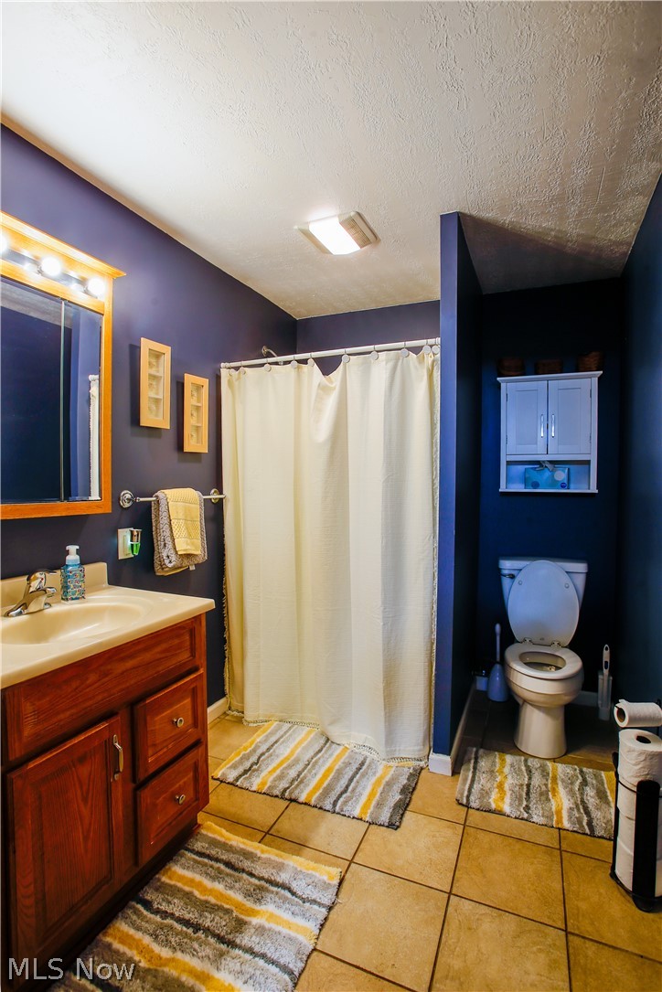 6240 Jaycox Road North Ridgeville, OH 44039 - Photo 15 of 28 Main floor full bath