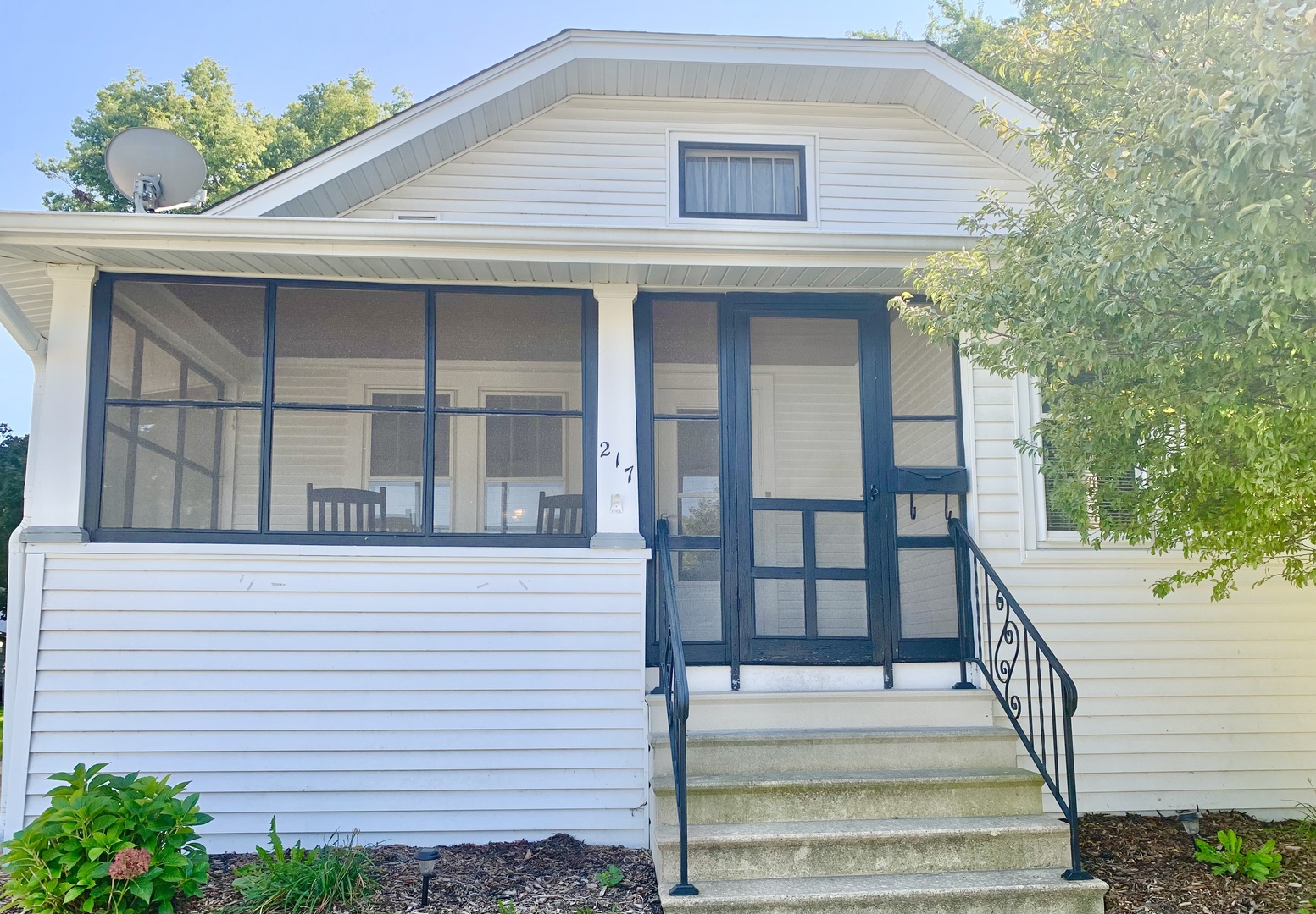 217 West Center Street Ottawa, IL 61350 - Photo 2 of 22