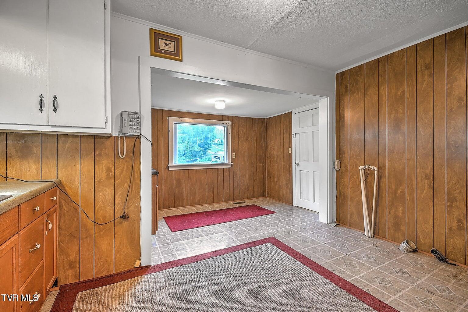 208 Gravely Road Kingsport, TN 37665 - Photo 16 of 25 20240604094706390894000000-o