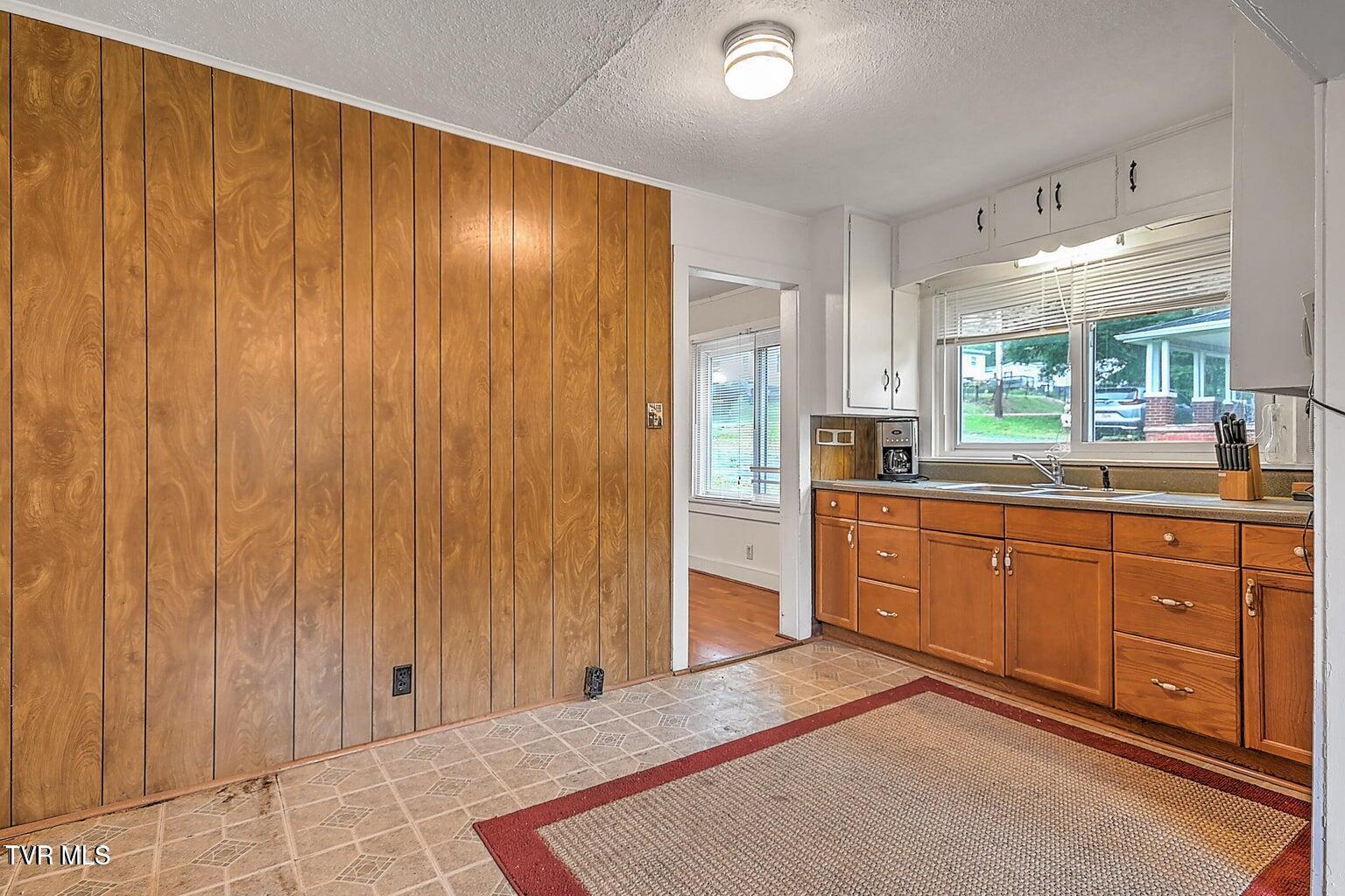 208 Gravely Road Kingsport, TN 37665 - Photo 17 of 25 20240604094714766050000000-o