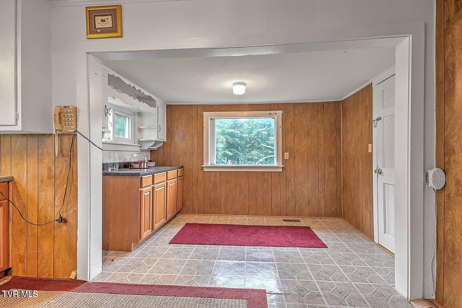 208 Gravely Road Kingsport, TN 37665 - Photo 19 of 25 20240606232734666350000000-o