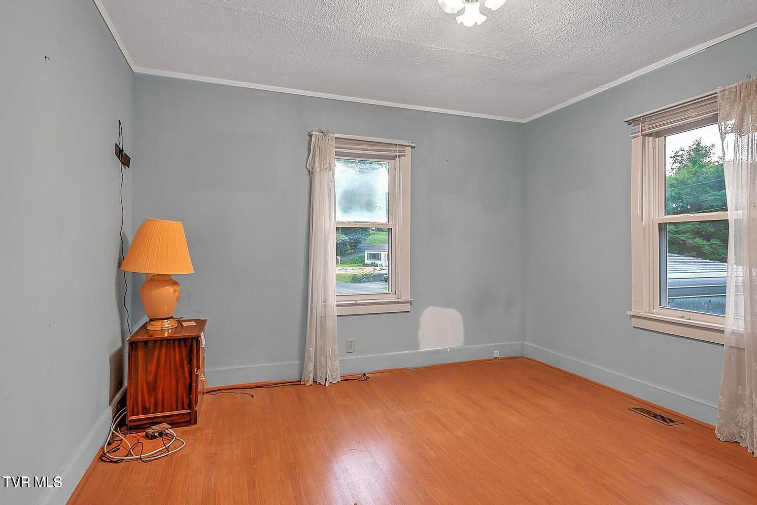 208 Gravely Road Kingsport, TN 37665 - Photo 10 of 25 20240606233301109065000000-o