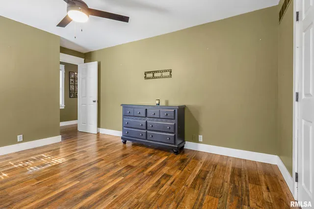 $155,000 | 1418 East County Road 750 East, Carmi, IL 62821