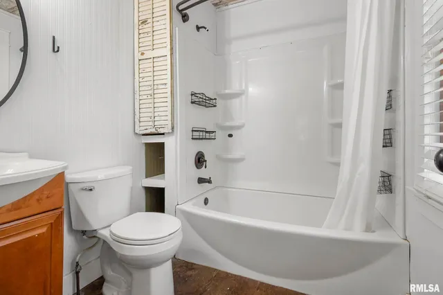 $155,000 | 1418 East County Road 750 East, Carmi, IL 62821