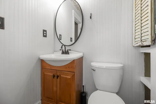 $155,000 | 1418 East County Road 750 East, Carmi, IL 62821