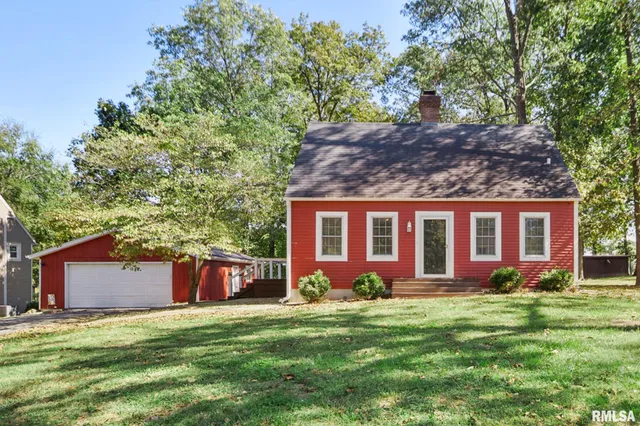 $155,000 | 1418 East County Road 750 East, Carmi, IL 62821