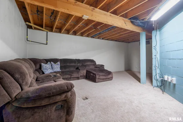 $155,000 | 1418 East County Road 750 East, Carmi, IL 62821