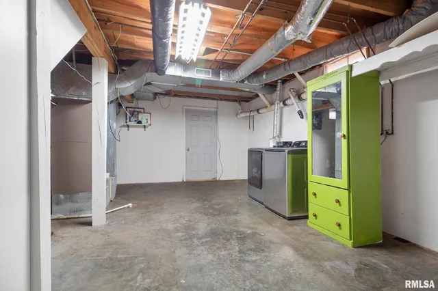 $155,000 | 1418 East County Road 750 East, Carmi, IL 62821