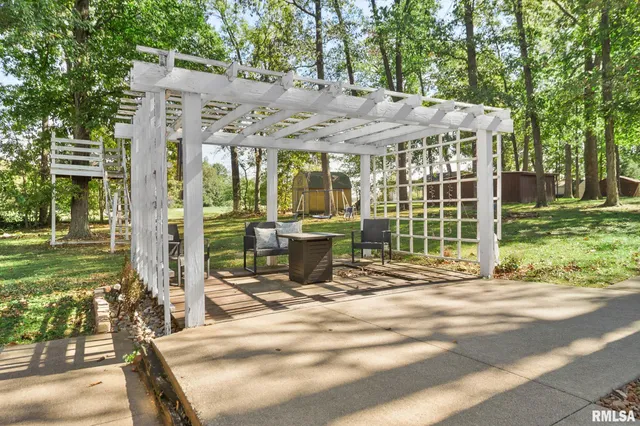 $155,000 | 1418 East County Road 750 East, Carmi, IL 62821