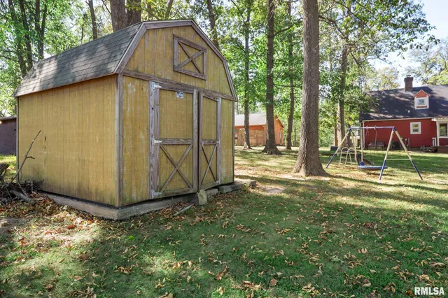 $155,000 | 1418 East County Road 750 East, Carmi, IL 62821