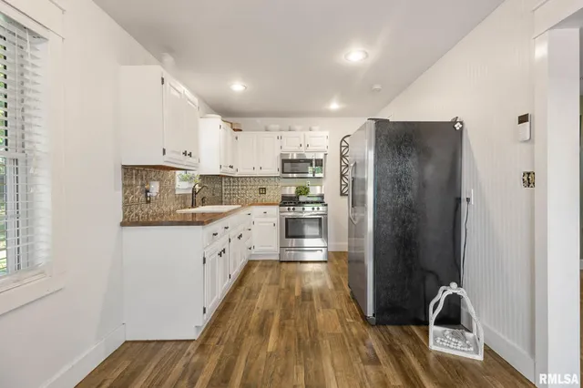 $155,000 | 1418 East County Road 750 East, Carmi, IL 62821