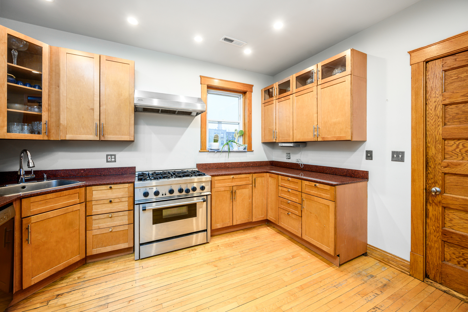 4328 North Springfield Avenue Chicago, IL 60618 - Photo 8 of 28 Gallery Image 8