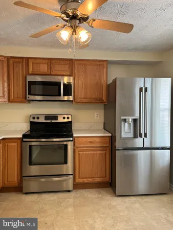 $2,600 | 7459 Aspenpark Road, Lorton, VA 22079