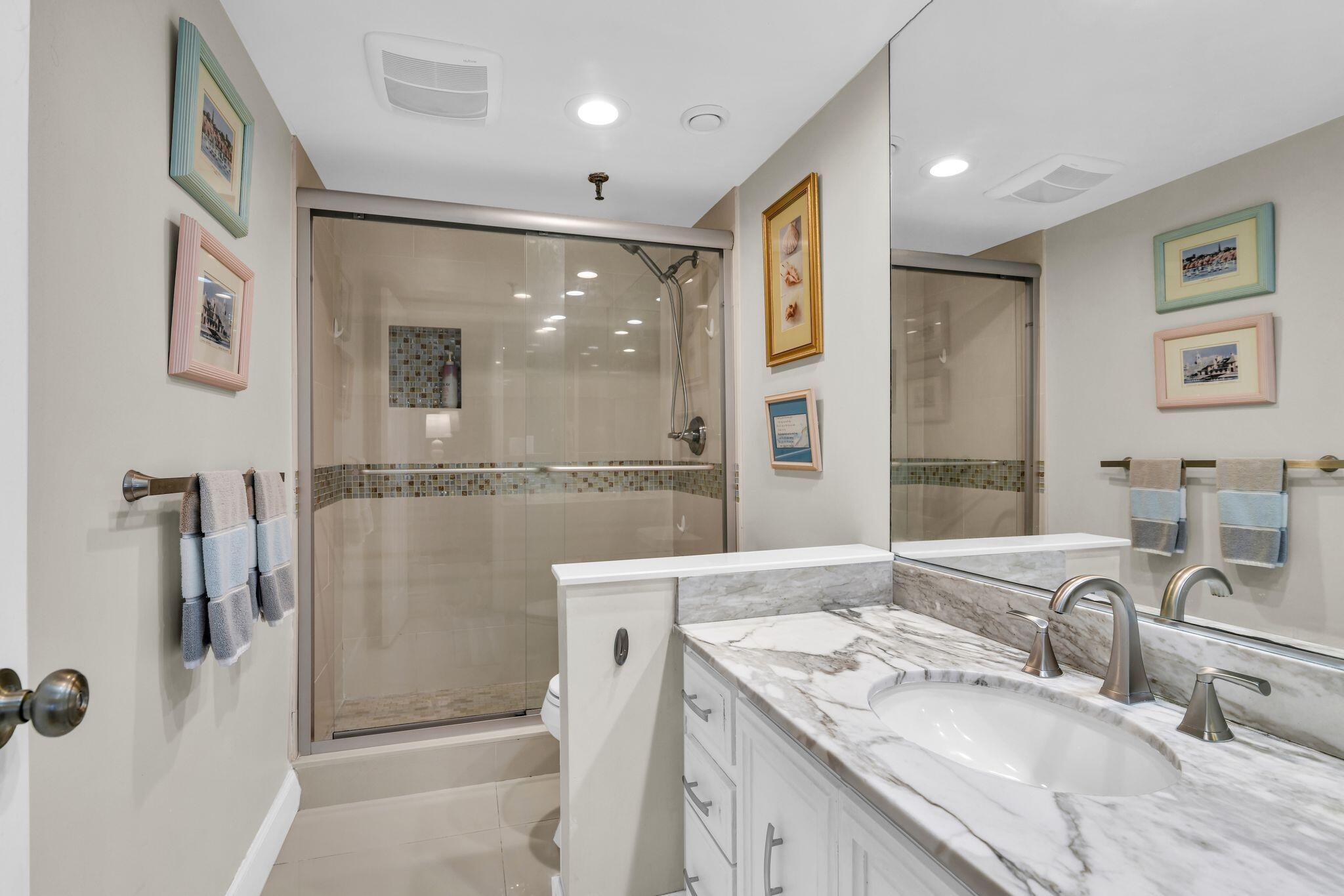 899 Jeffery Street, Unit 3010 Boca Raton, FL 33487 - Photo 29 of 99 899 Jeffery St 301 primary BR bath