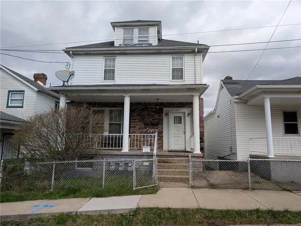 $775 | 619 Conrad Avenue, Unit 2, Charleroi, PA 15022