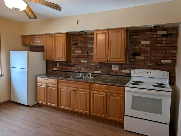 $775 | 619 Conrad Avenue, Unit 2, Charleroi, PA 15022