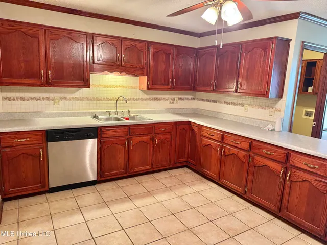 $359,900 | 1999 Edgewood Boulevard, Hernando, MS 38632