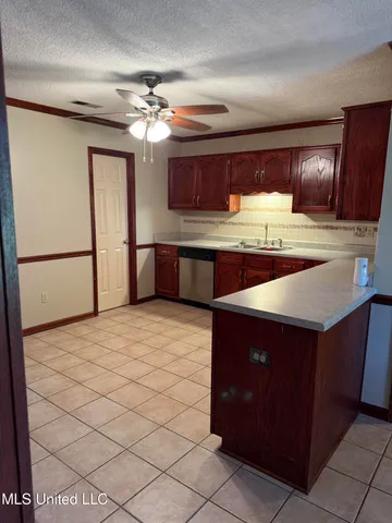 $359,900 | 1999 Edgewood Boulevard, Hernando, MS 38632