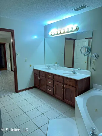 $349,000 | 1999 Edgewood Boulevard, Hernando, MS 38632