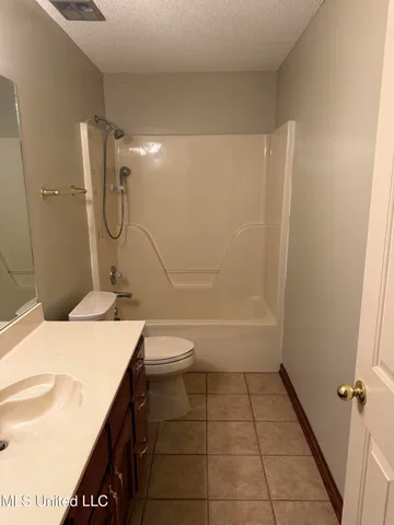 $359,900 | 1999 Edgewood Boulevard, Hernando, MS 38632