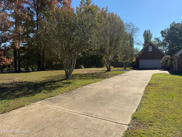 $349,000 | 1999 Edgewood Boulevard, Hernando, MS 38632