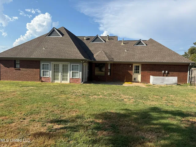 $359,900 | 1999 Edgewood Boulevard, Hernando, MS 38632