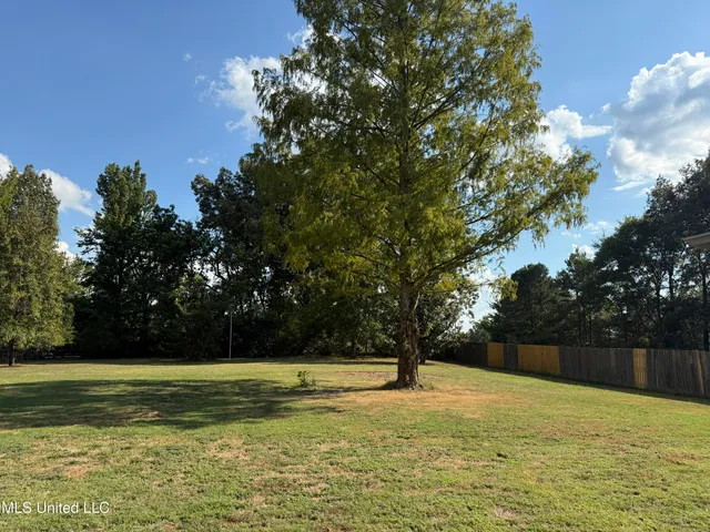 $359,900 | 1999 Edgewood Boulevard, Hernando, MS 38632