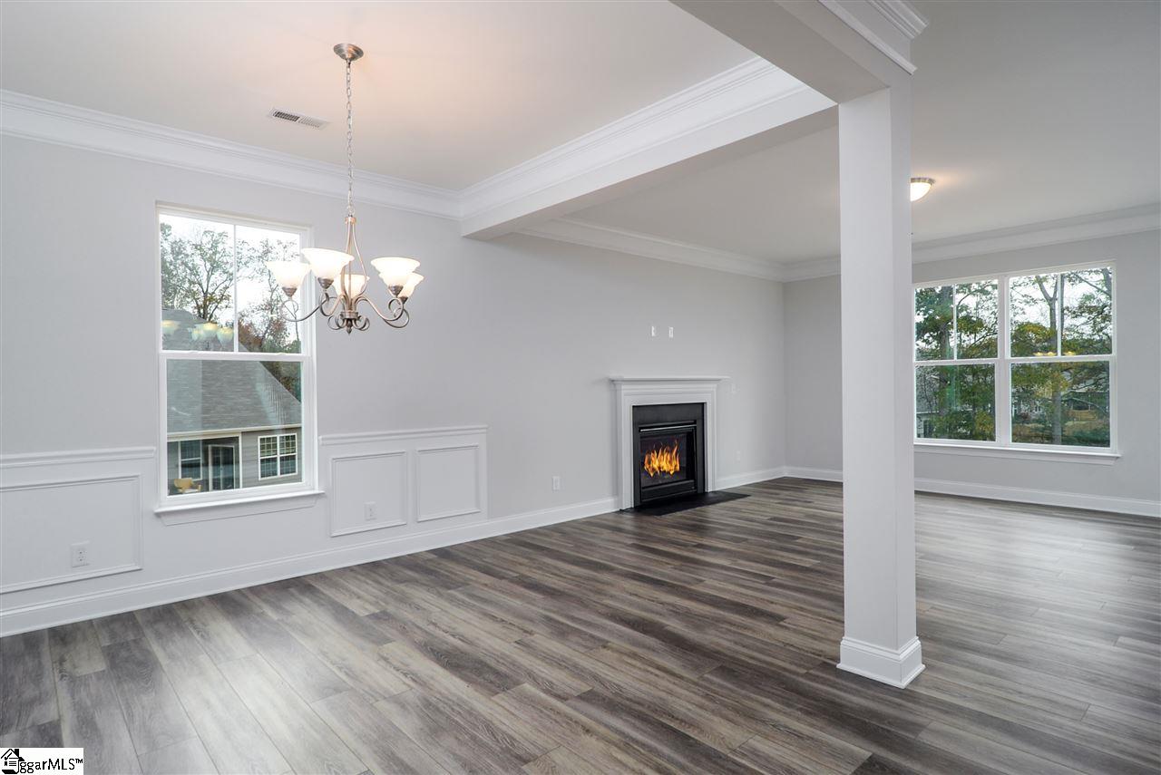 407 Rock Spring Place Simpsonville, SC 29681 - Photo 4 of 18 Gallery Image 4