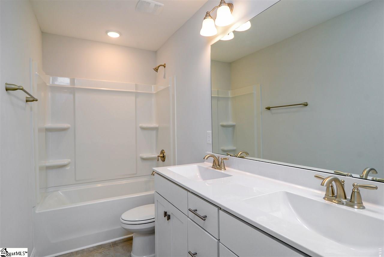 407 Rock Spring Place Simpsonville, SC 29681 - Photo 10 of 18 Gallery Image 10