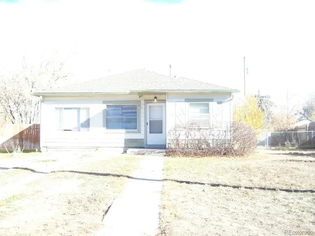 a view of a house with a outdoor space