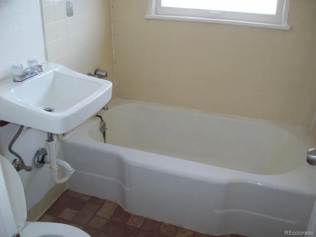 $1,695 | 1930 Ulster Street, Denver, CO 80220