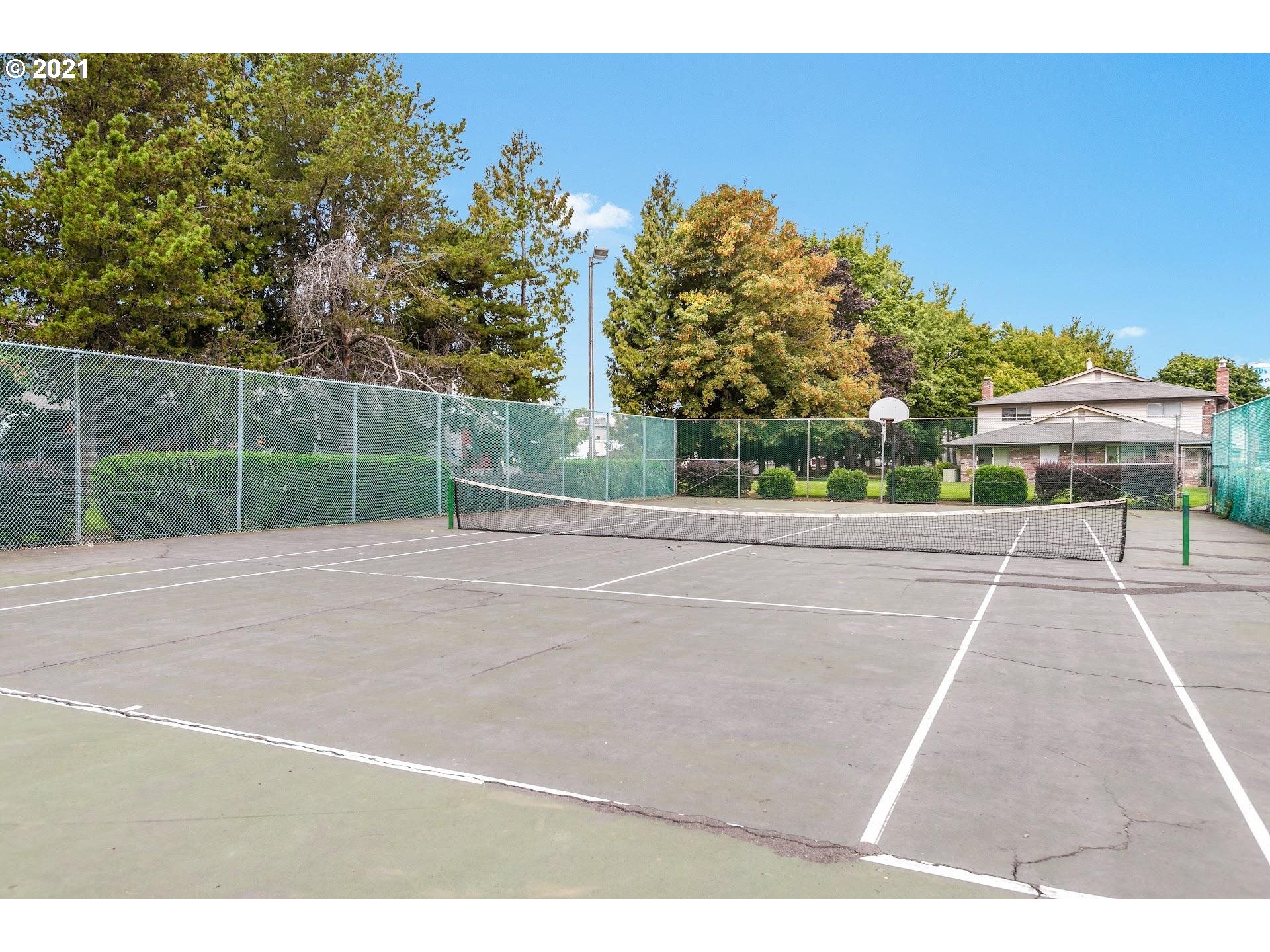 2943 Northeast Rene Avenue Gresham, OR 97030 - Photo 20 of 22 a view of a tennis court