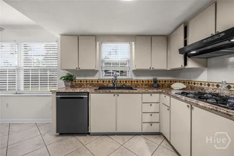 $359,900 | 808 Birchwood Road, Savannah, GA 31419