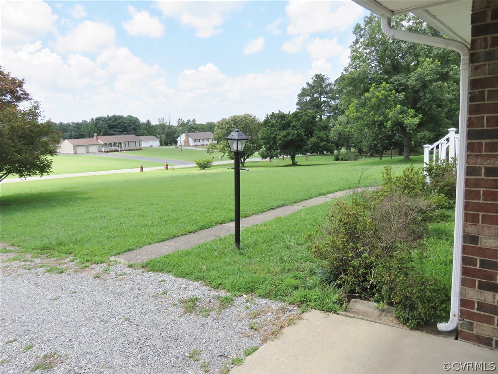 1261 Grapevine Road Sandston, VA 23150 - Photo 5 of 34 Gallery Image 5