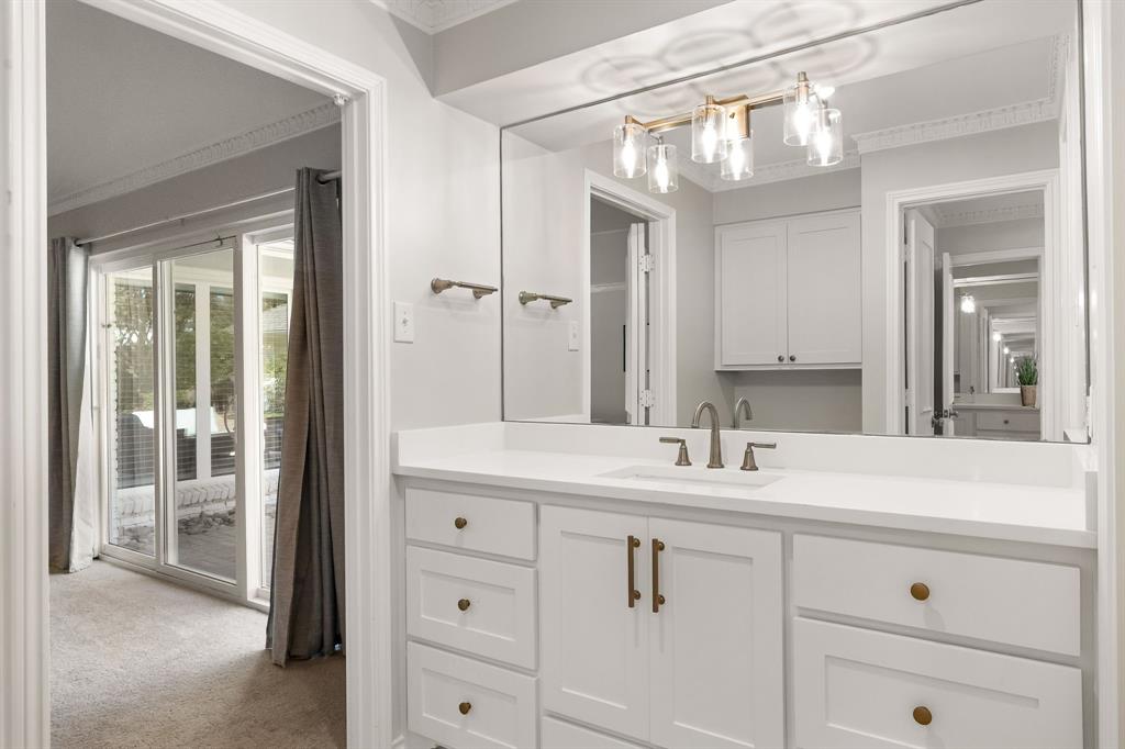 6725 Regalbluff Drive Dallas, TX 75248 - Photo 14 of 29