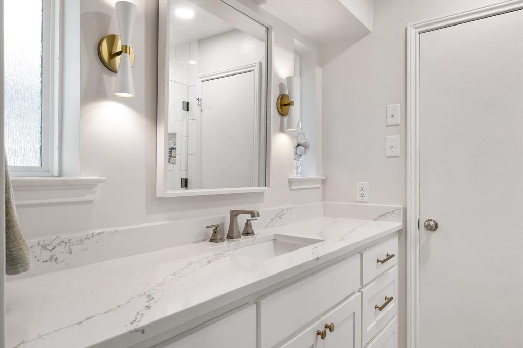 6725 Regalbluff Drive Dallas, TX 75248 - Photo 19 of 29