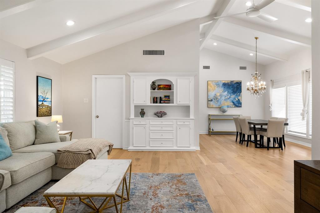 6725 Regalbluff Drive Dallas, TX 75248 - Photo 6 of 29