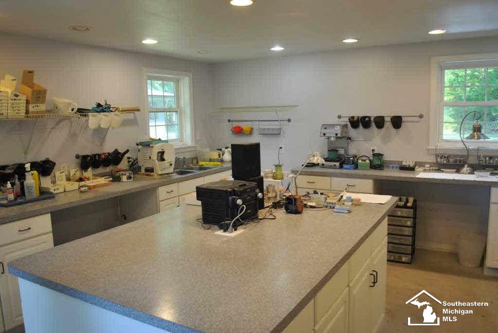13140 West Dunbar Road Dundee, MI 48131 - Photo 17 of 24 20450560-16.JPG