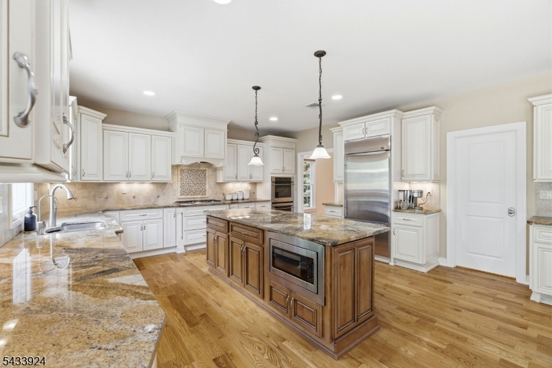 42 Spring Valley Road Montvale, NJ 07645 - Photo 10 of 50