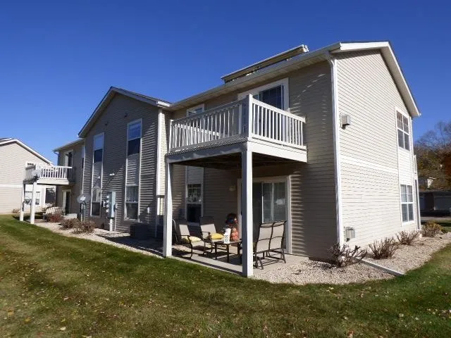 $185,000 | 2528 Edgewood Drive, Beloit, WI 53511