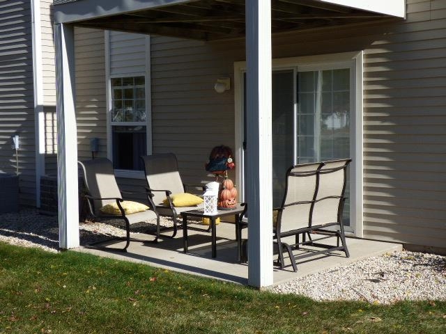 2528 Edgewood Drive Beloit, WI 53511 - Photo 4 of 24