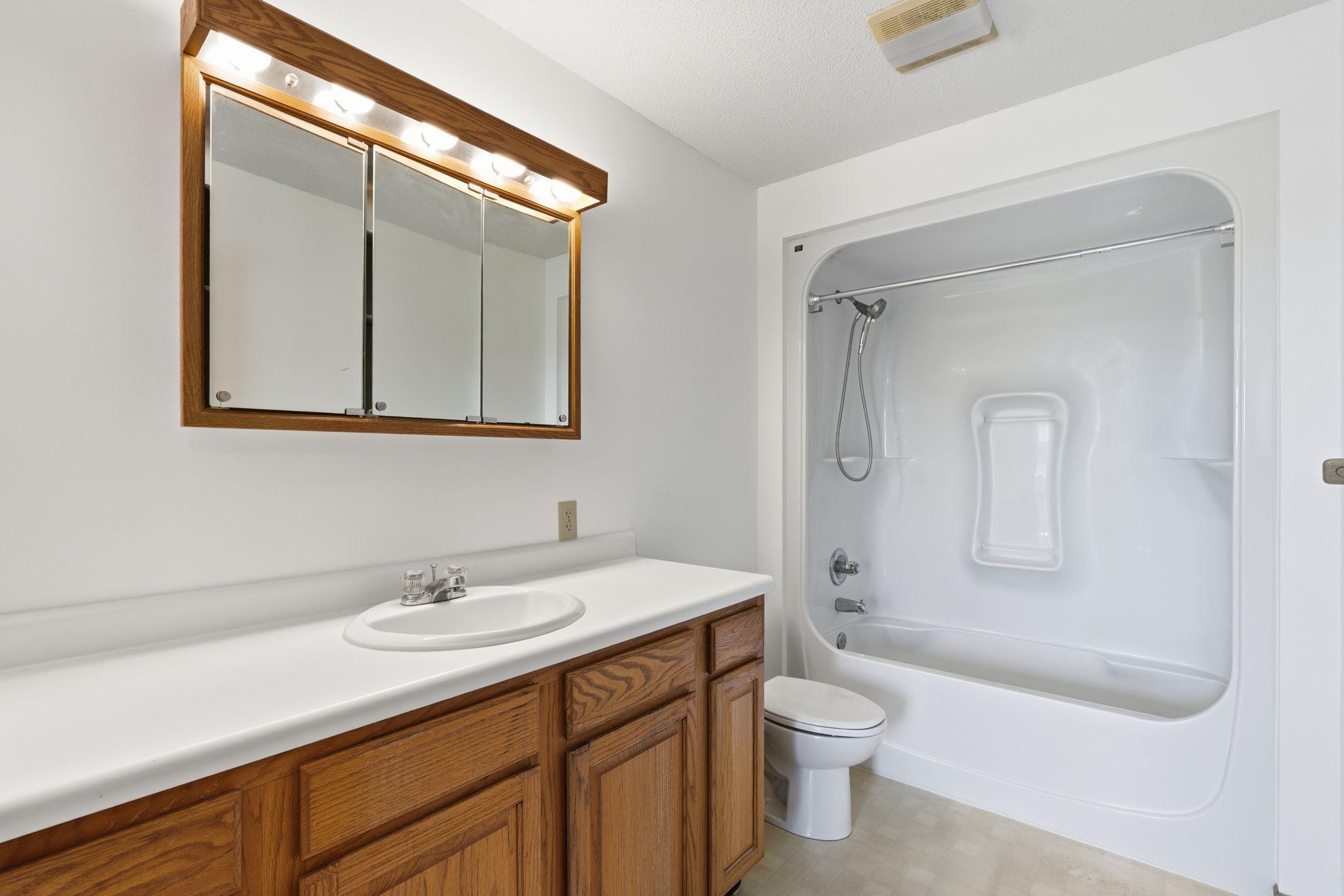 206 County Rd Jj River Falls, WI 54022 - Photo 12 of 43 Gallery Image 12