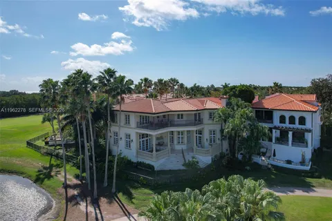 $4,950,000 | 13671 Deering Bay Drive, Coral Gables, FL 33158