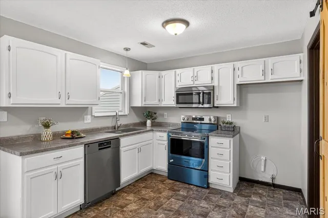 $225,000 | 1 Sunburst Court, Unit 6, St. Peters, MO 63303