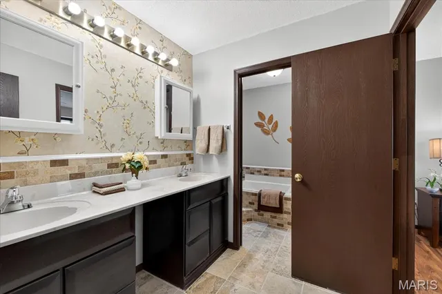 $225,000 | 1 Sunburst Court, Unit 6, St. Peters, MO 63303