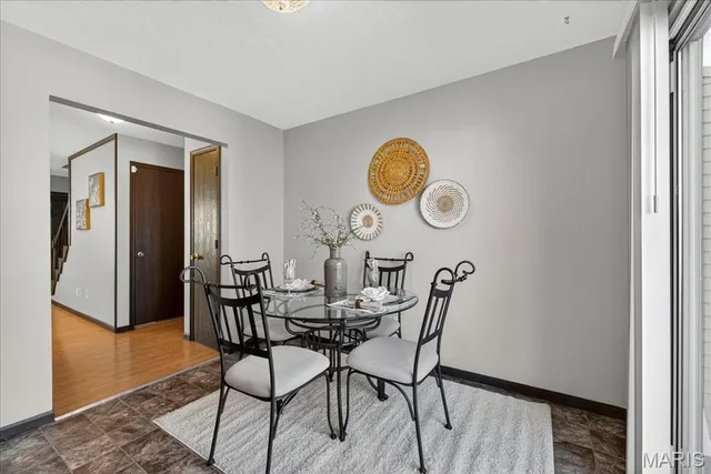 $225,000 | 1 Sunburst Court, Unit 6, St. Peters, MO 63303