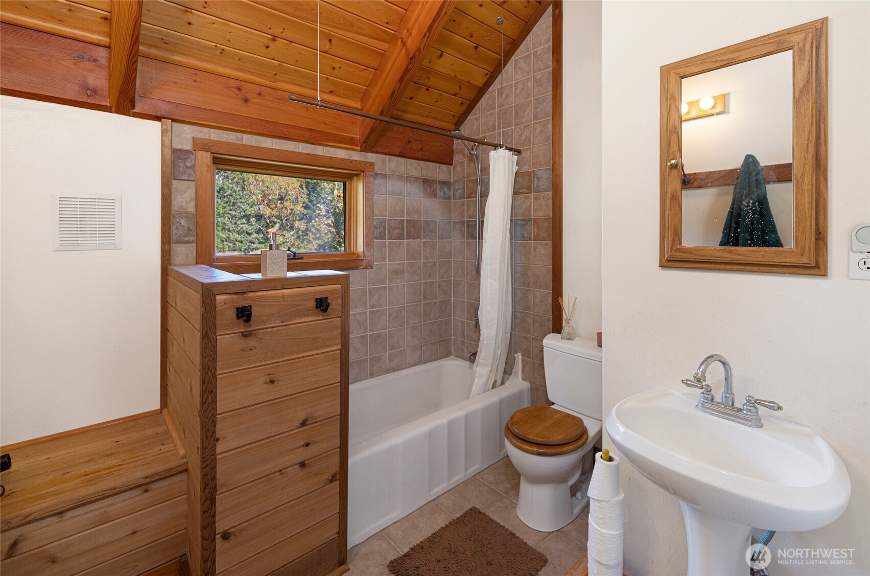 1062 Wold Road Friday Harbor, WA 98250 - Photo 20 of 40