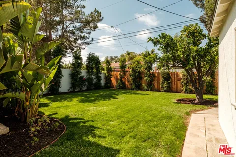 $1,099,000 | 239 West Fairview Boulevard, Inglewood, CA 90302
