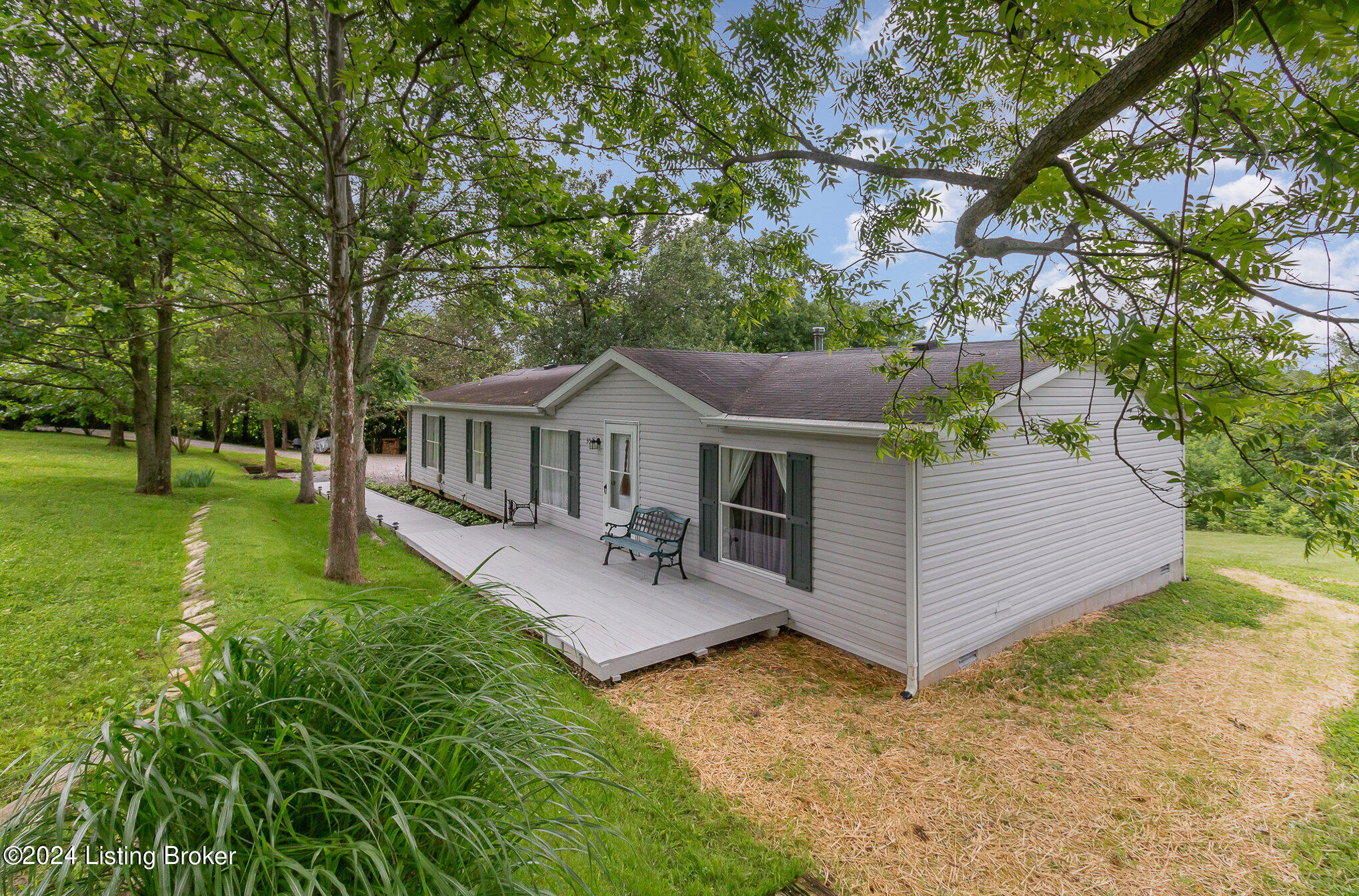 352 Goodlett Road Mount Eden, KY 40046 - Photo 2 of 43 003_352_goodlett_rd_2-edit