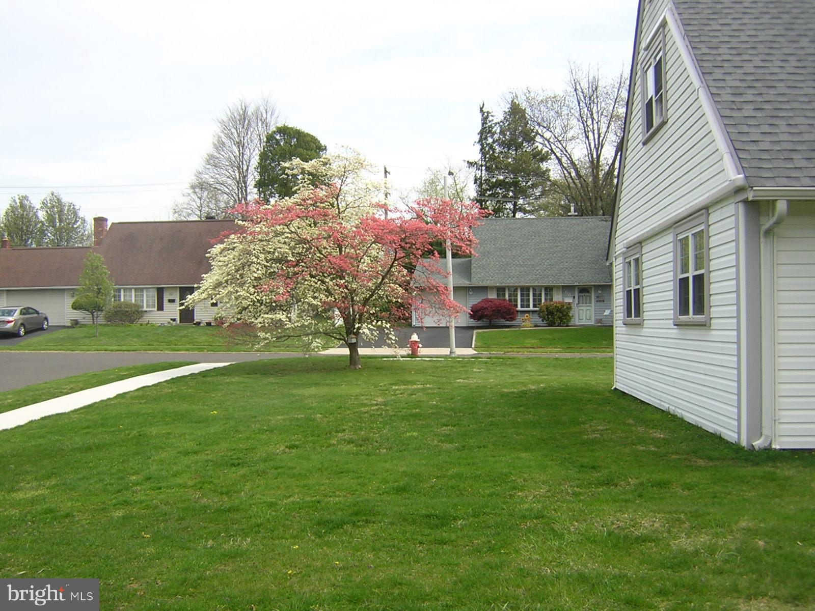 57 Towpath Road Levittown, PA 19056 - Photo 32 of 35 Side Yard